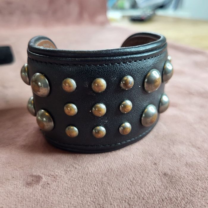 Stara bransoletka skórzana z ćwiekami ¹⁸⁴
