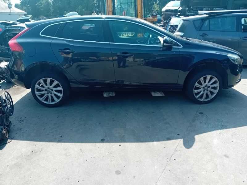 Бампер та інше Volvo V40 розборка