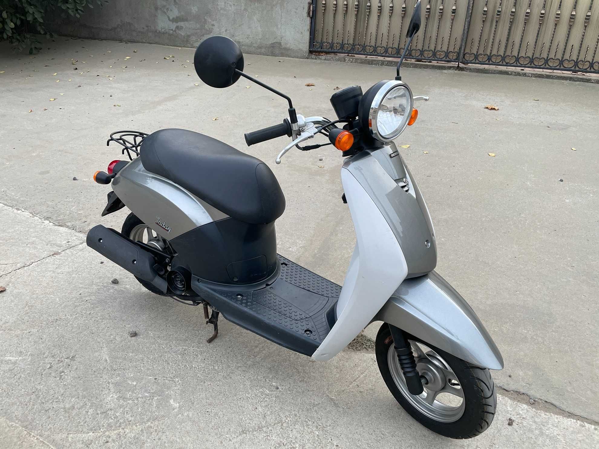 Продам мопед Honda Today AF-61