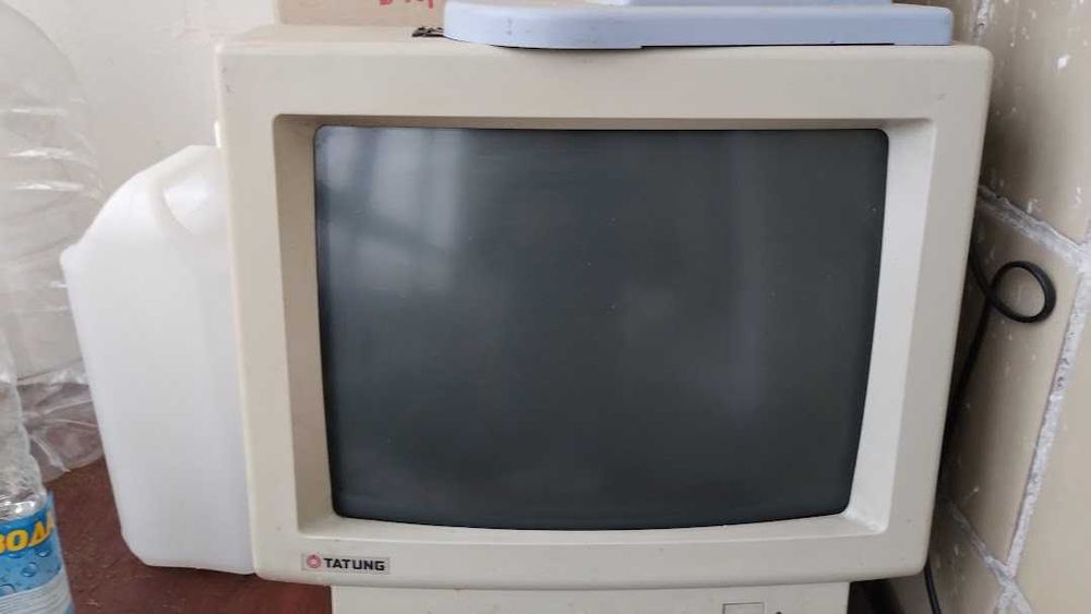 старенький монітор