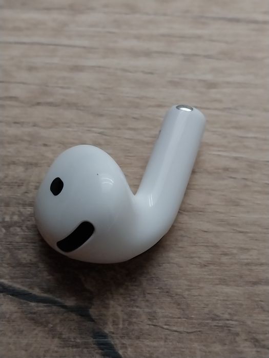 Lewa sluchawka air pods 4