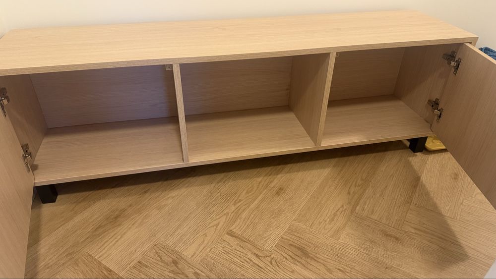 Piękna skandynawska szafka RTV