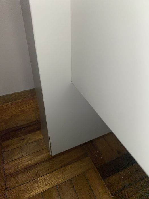 Cama branca 0.90x2.00m e estrado