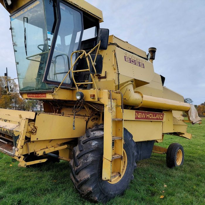 New Holland 8055
