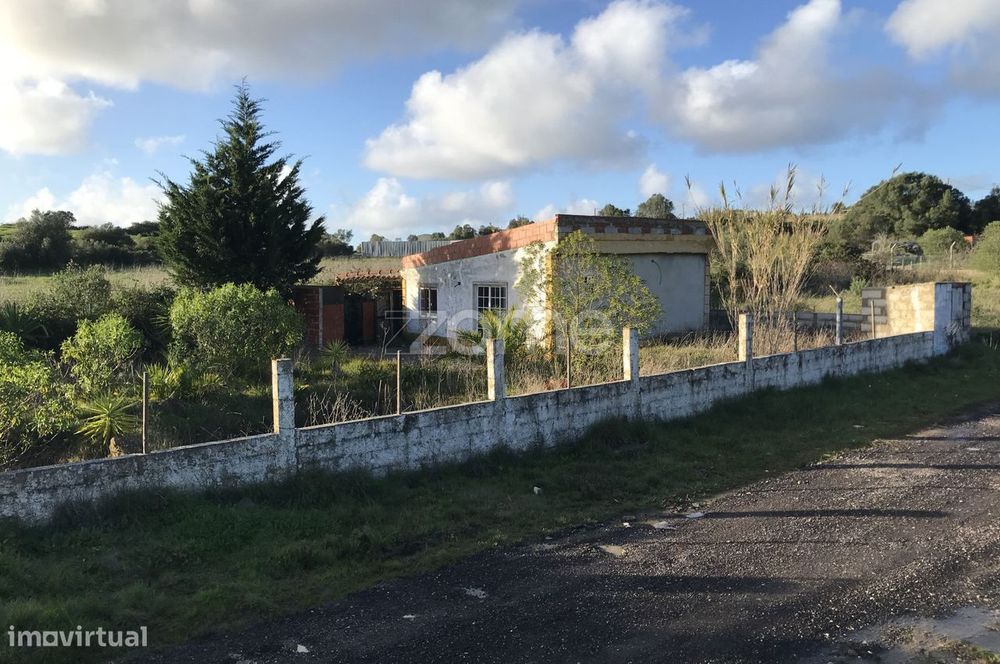 Terreno agrícola com 946m2 e benfeitorias