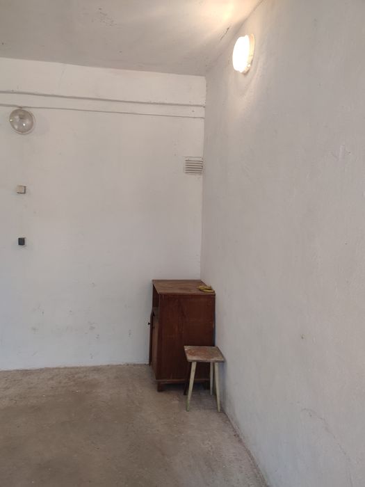 Здаю/продаю  гараж с высок. воротами 2,5 метра в Октябрьск а/кСолнечн