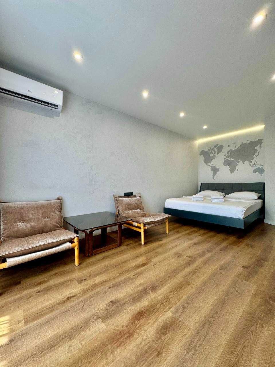 ApartPoltavaРозкішна 1-кімн ЦЕНТР міста, ТРОПІЧНИЙ душ.  КВЕДи 55.10