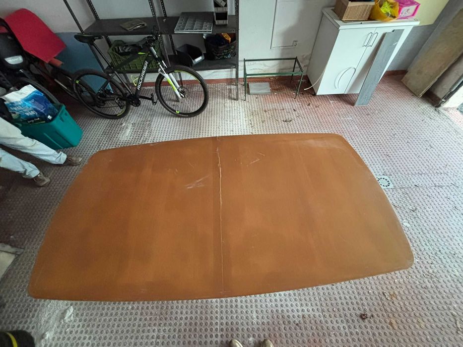 Vendo 2 mesas de madeira usadas