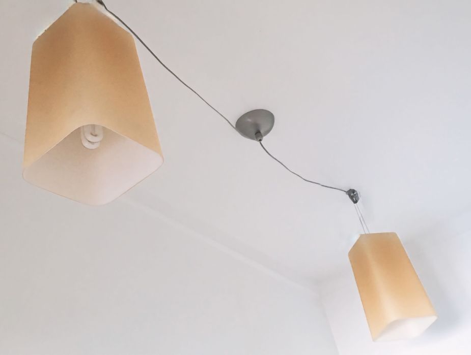 Candeeiro supenso de teto E27 com 2 campanulas em vidro fosco e inox