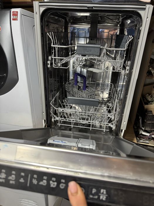 Посудомийна машина/посудомоечная машина