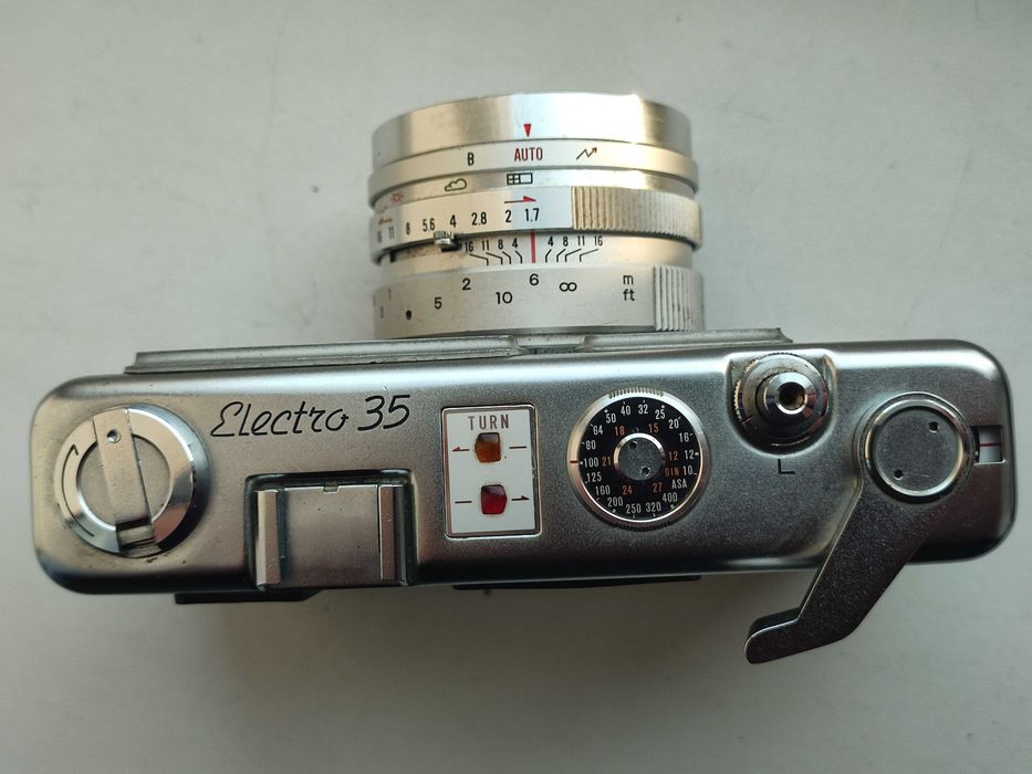 Yashica Electro 35 -Yashinon DX 45мм 1.7- Japan.