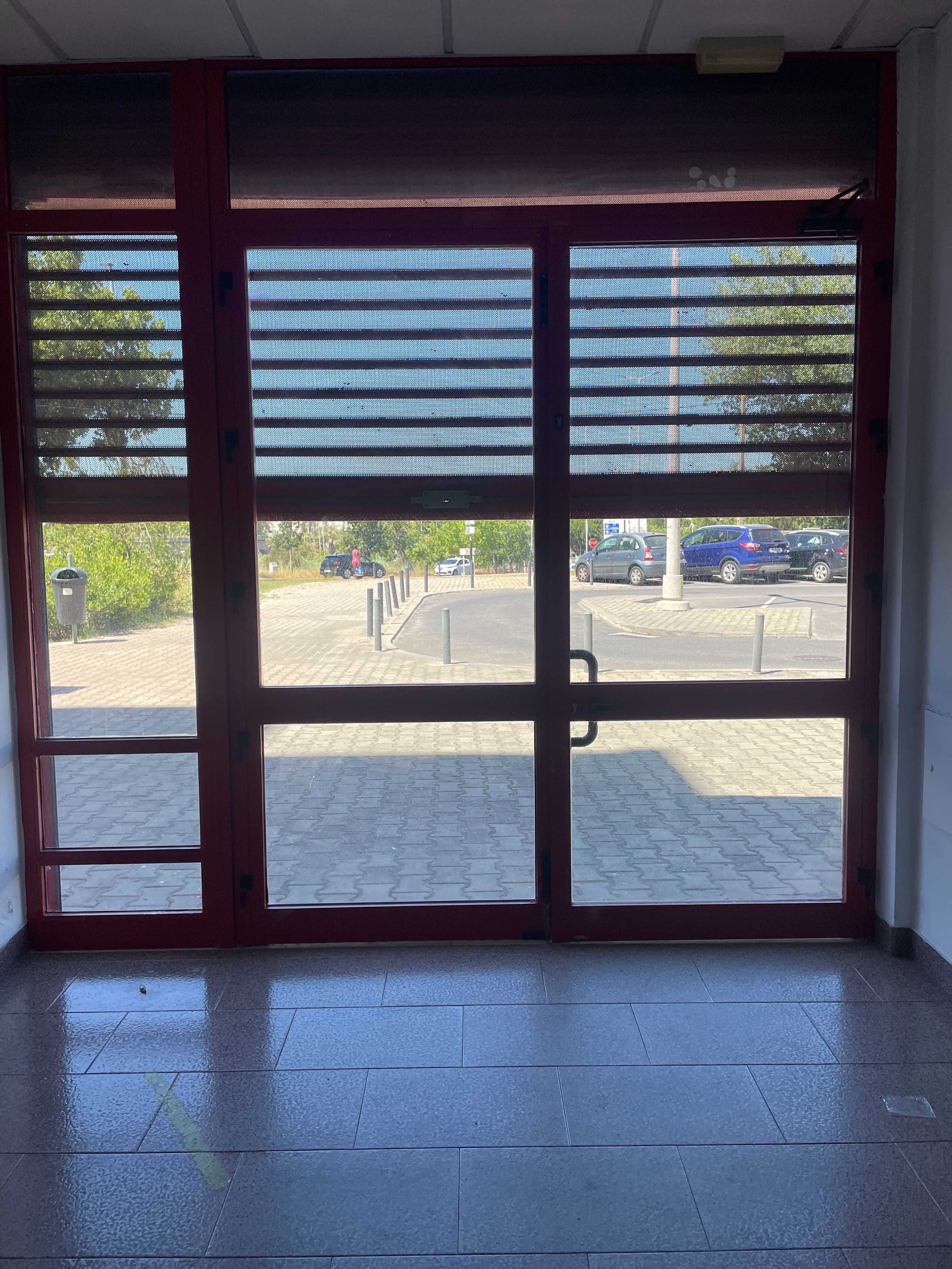 Loja para Alugar no Lavradio – Praceta dos Loios nº7 | 70m²
