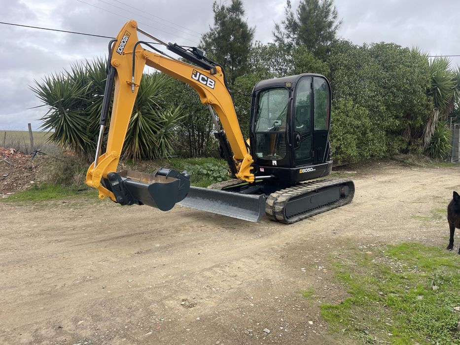 JCB 8050RTS (5.4T), 2015, 4100h, CE, Engate rapido/2 baldes. Impecável