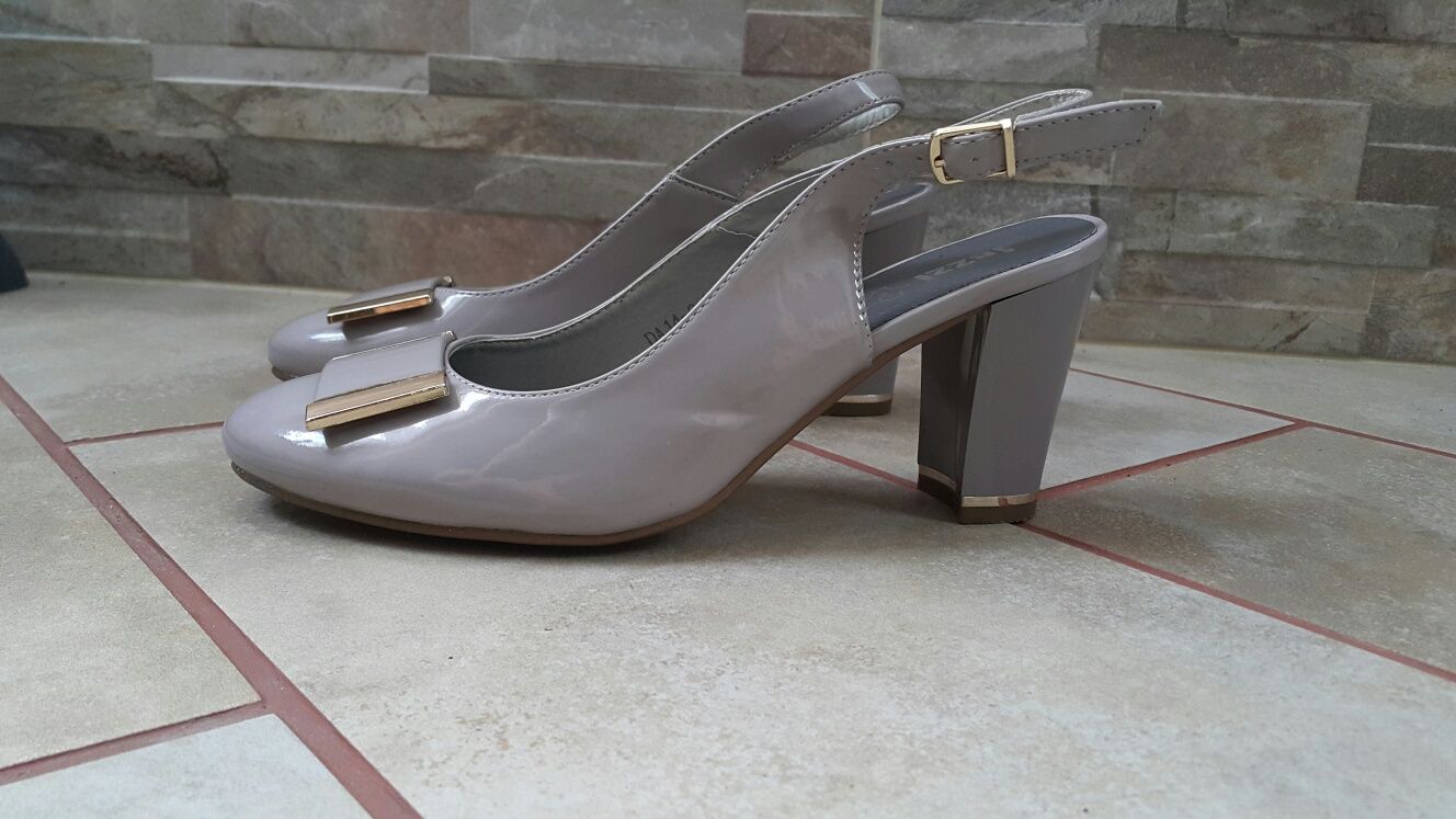Buty na obcasie 39