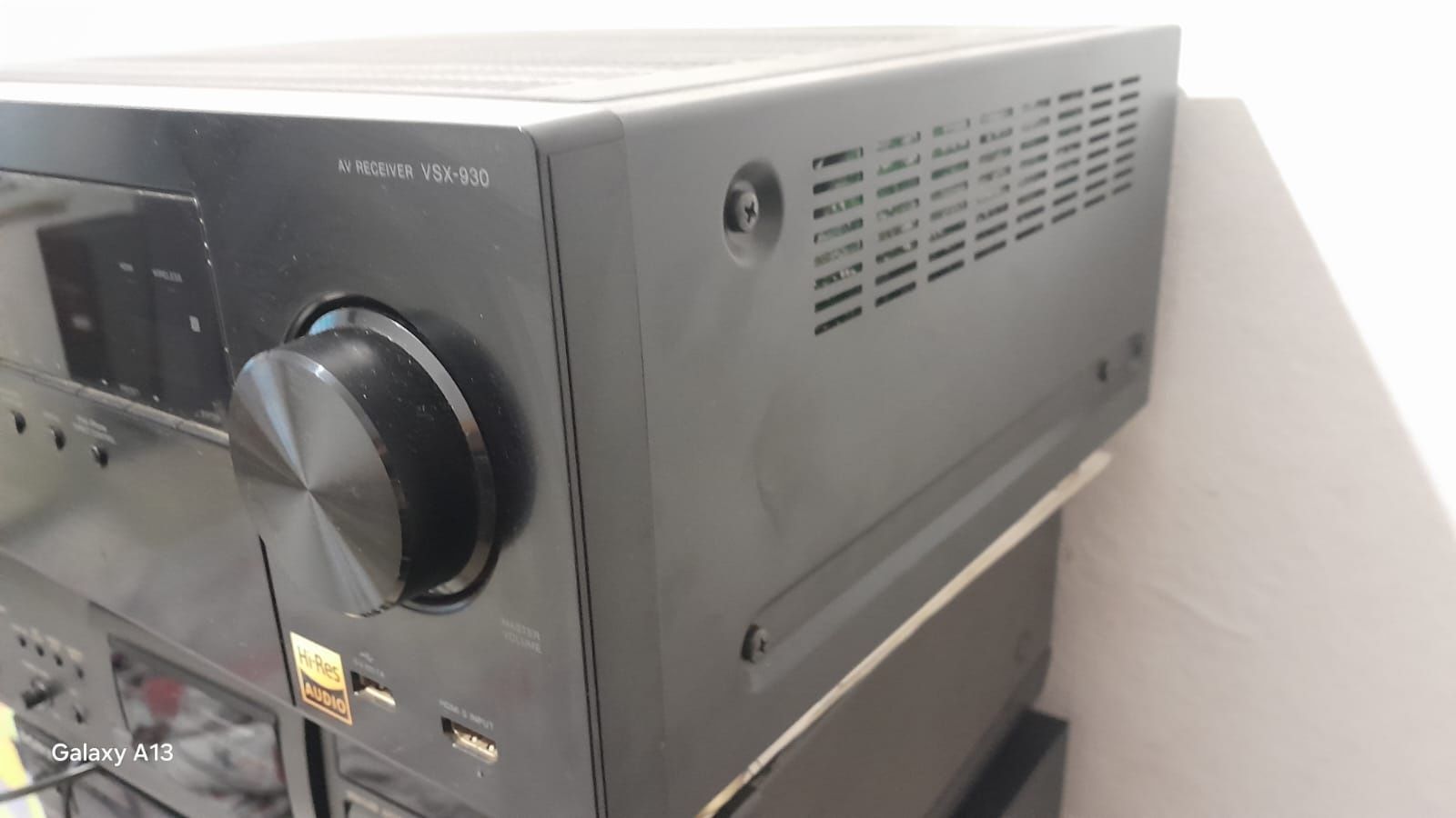 Amplituner kina domowego Pioneer  VSX 930 z pilotem stan bardzo dobry