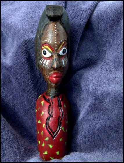 Escultura africana em madeira