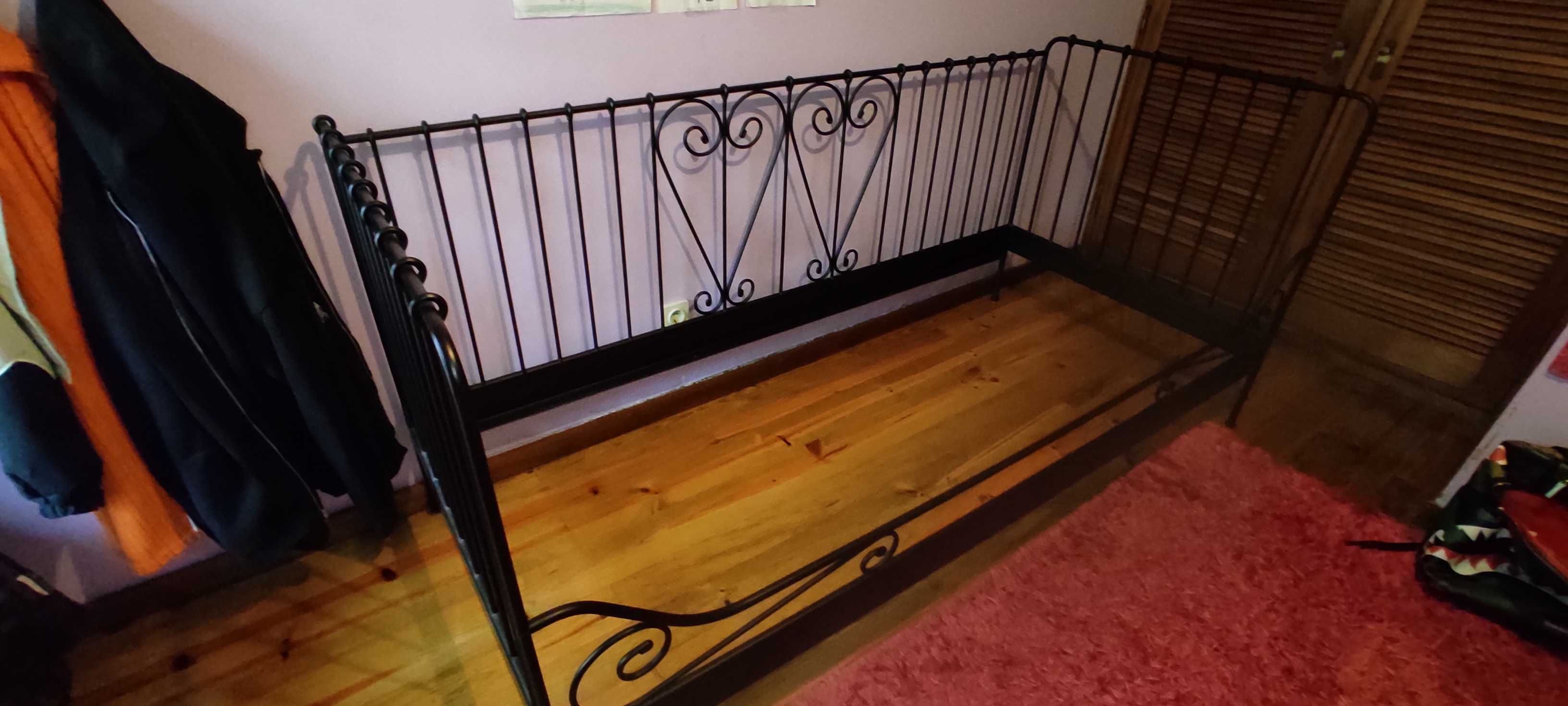 Cama individual/solteiro Ikea com estrado e colchão