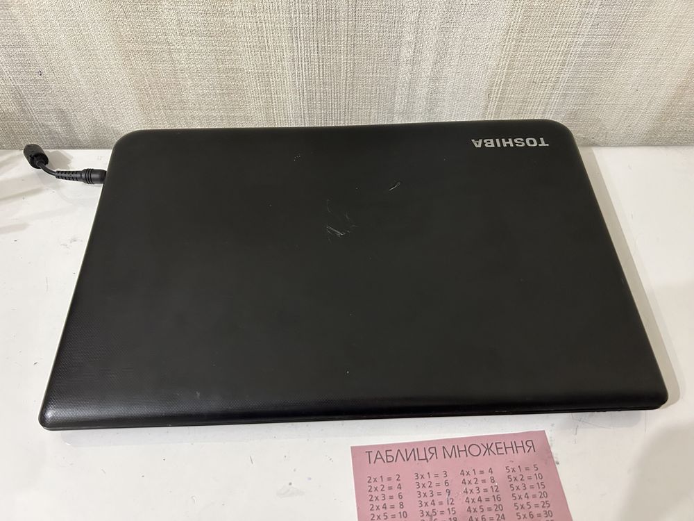 Ноутбук Toshiba Satellite C75D-B7100 AMD A8-6410 8GB 500GB 17.3"