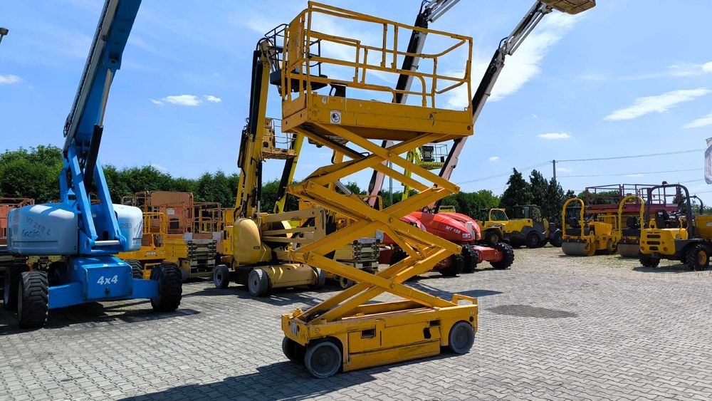 Podnośnik nożycowy zwyżka HAULOTTE Compact 8 rok 2008 cena brutto