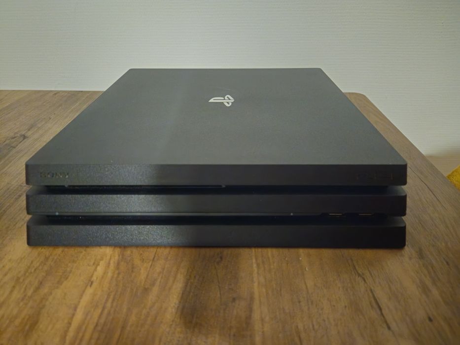 Vendo consola PS4 PRO