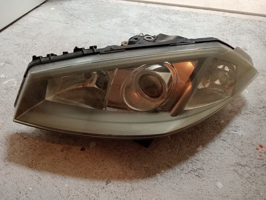Optica Xenon frontal esquerda - Megane 2

FAROL OPTICA ESQUERDA XE
