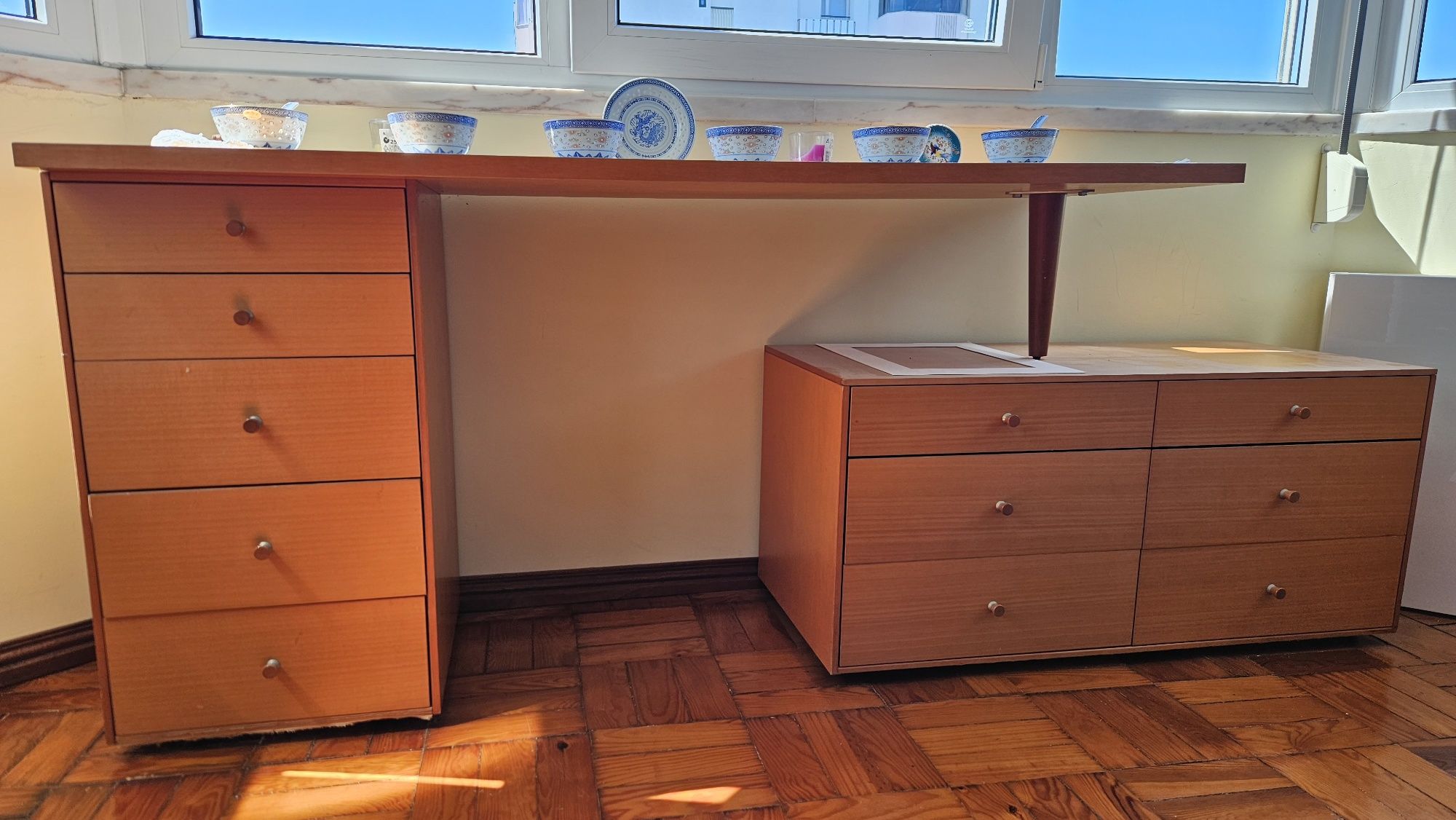 Secretaria de madeira