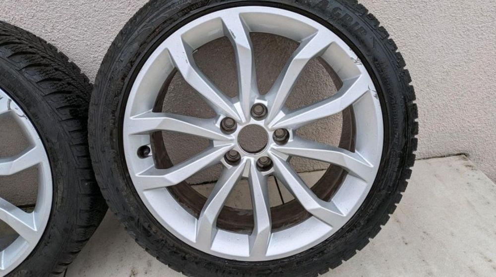 Oryginalne alufelgi Audi 5x112 r18" z oponami zimowymi