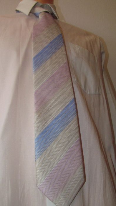 Elegancki Krawat jakich mało marki L'art D'espace z Francji nr 16