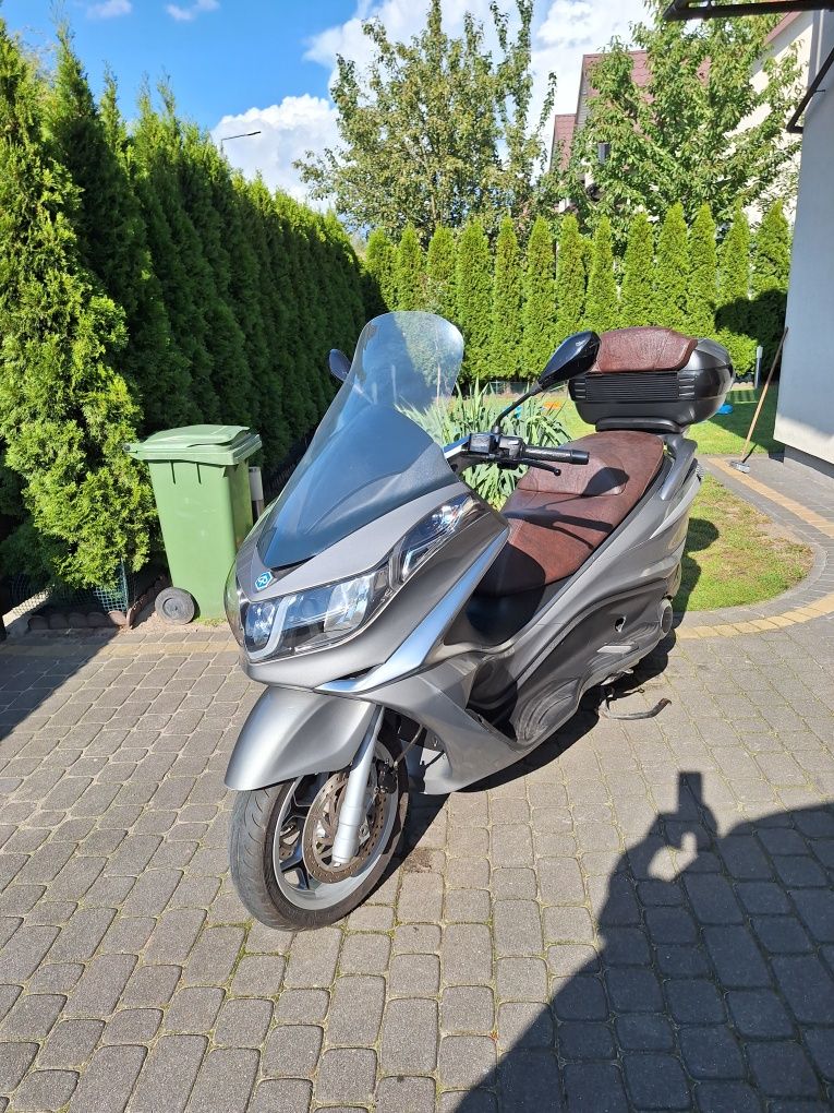 Skuter  Piaggio  X10 125 cm