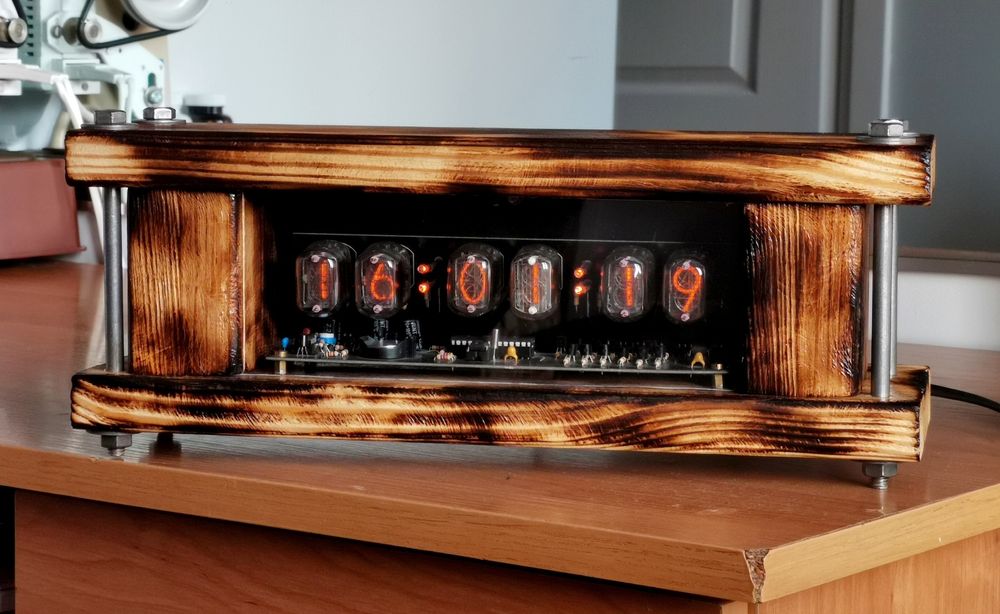 Zegar Lampowy NIXIE 6x IN-12 w Drewnianej Obudowie Loft
