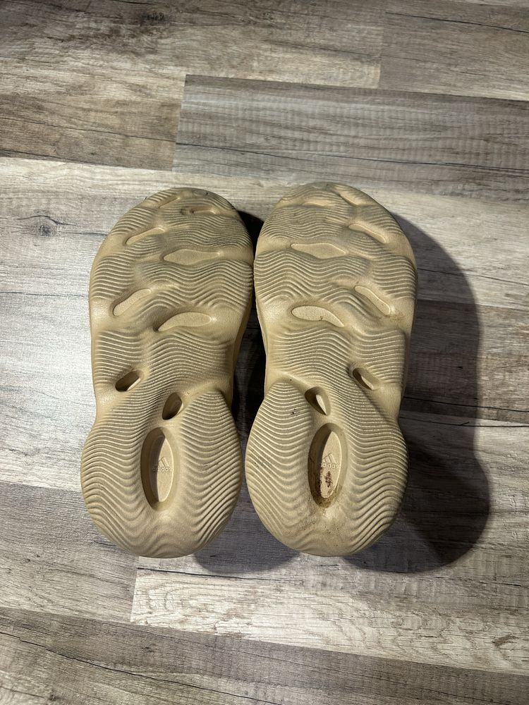 Yeezy foam runner
