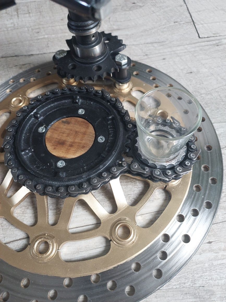 Nalewak do alkoholu. Dyspenser. Dozownik. Motor prezent