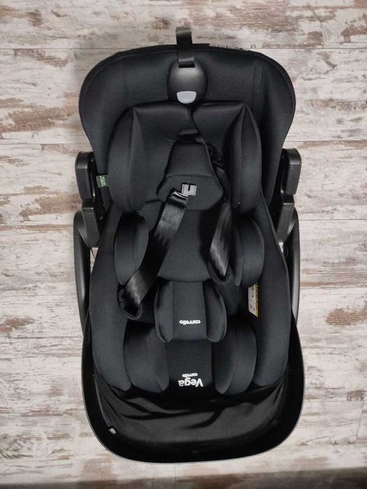 Дитяче автокрісло Carello Vega + адаптери
