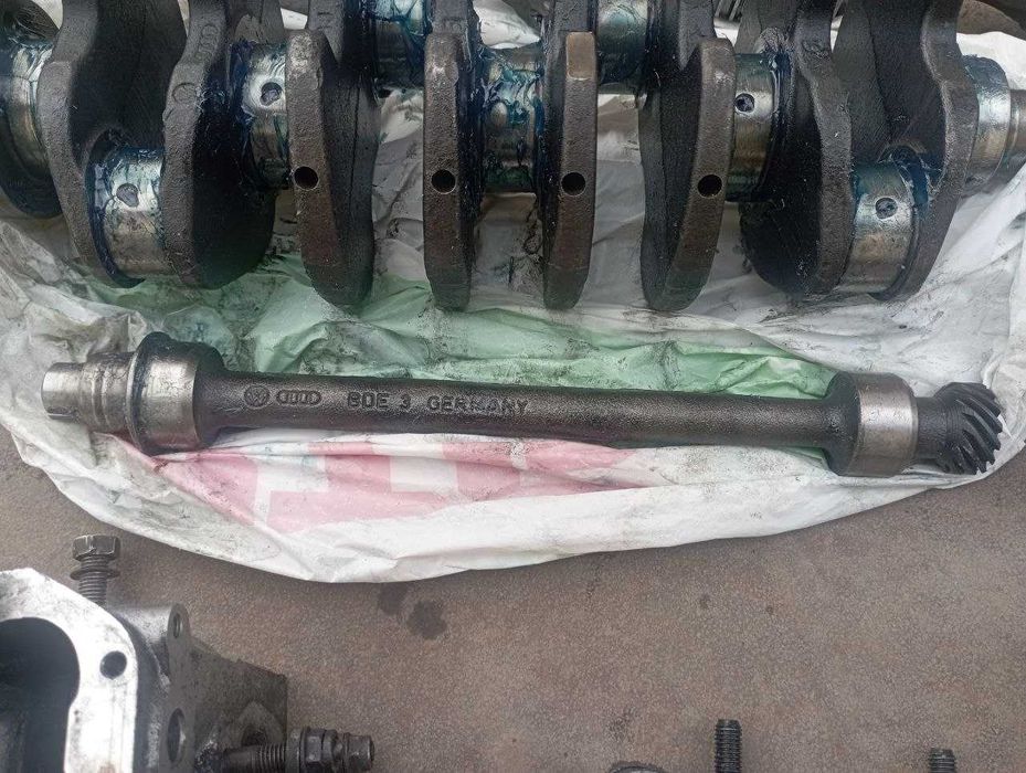 Коленвал, шатуни з поршнями Volkswagen Passat B3 1.9 дизель 1Y б/в