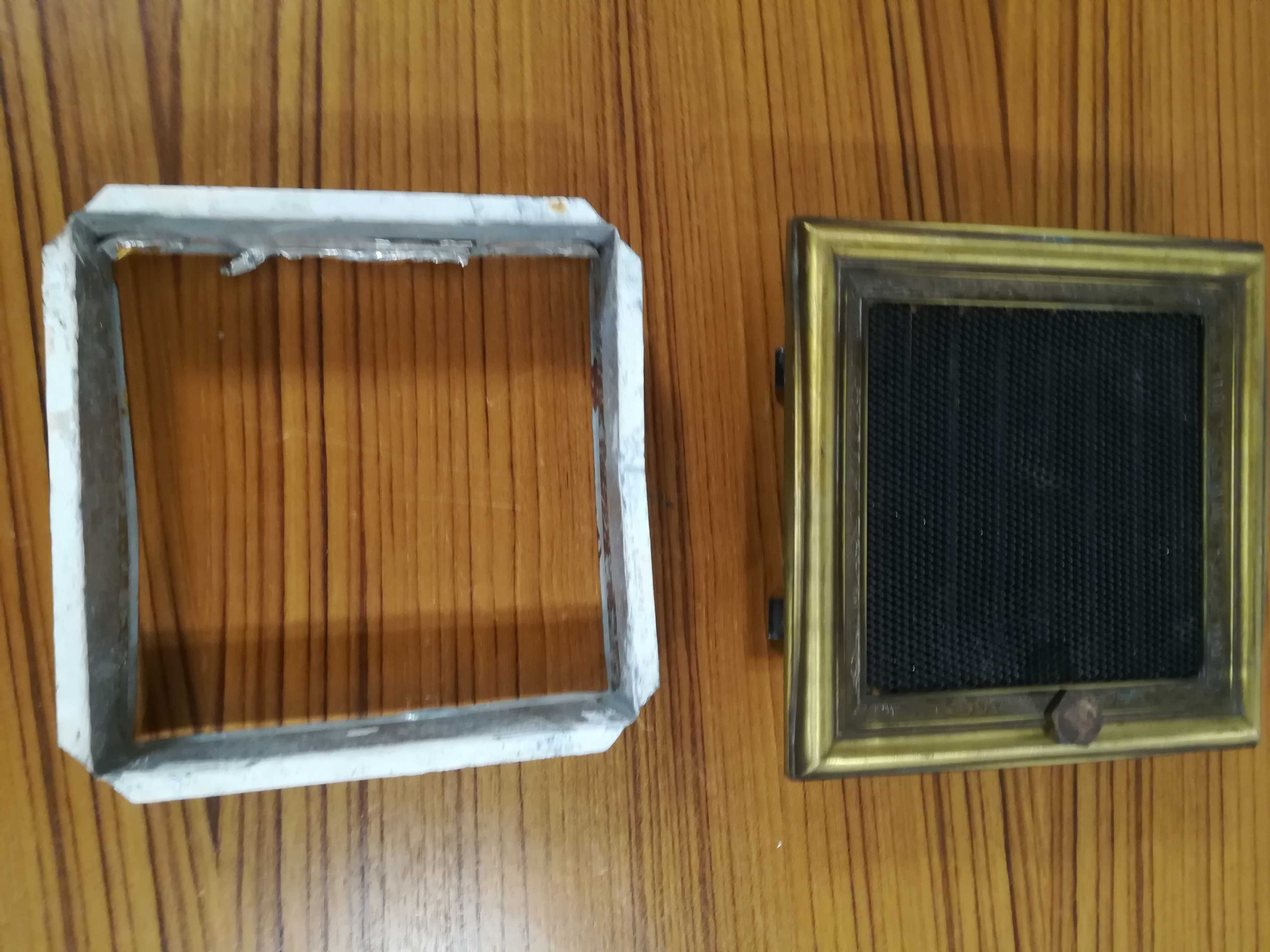 Kratka kominkowa 17x17 cm rustykalna z żaluzją