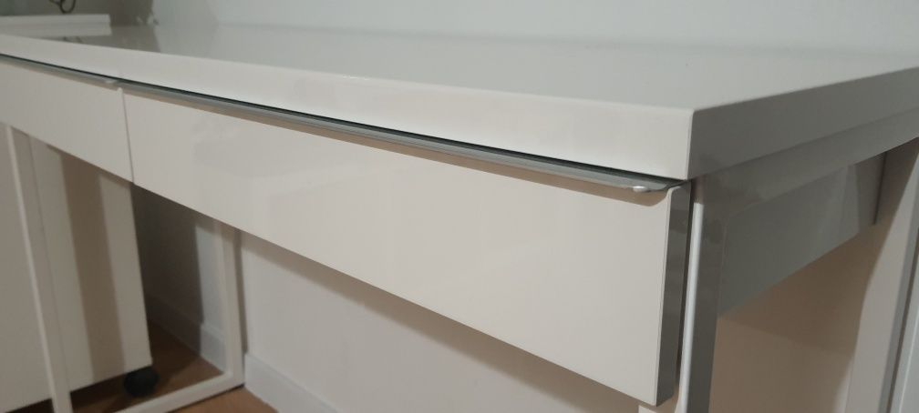 Biurko Besta burs ikea białe toaletka, manicure