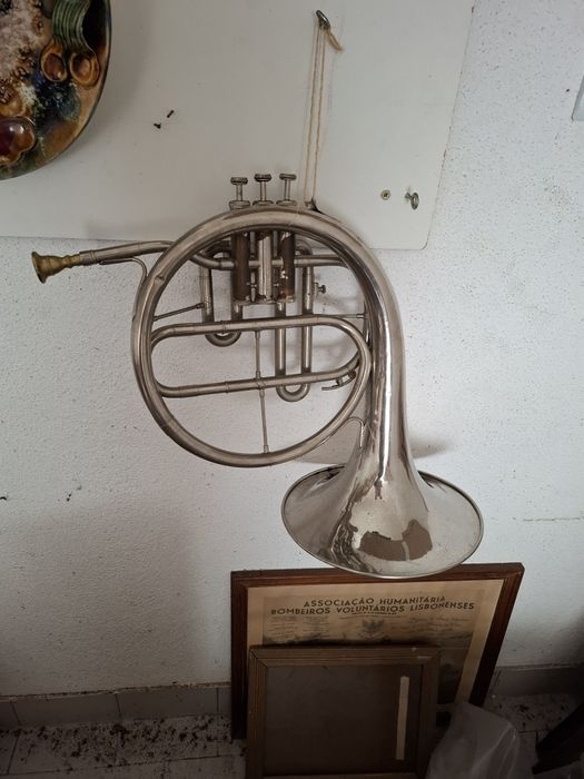 Instrumento musical marca amati