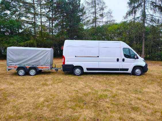 Usługi transportowe – Opel Movano z przyczepką