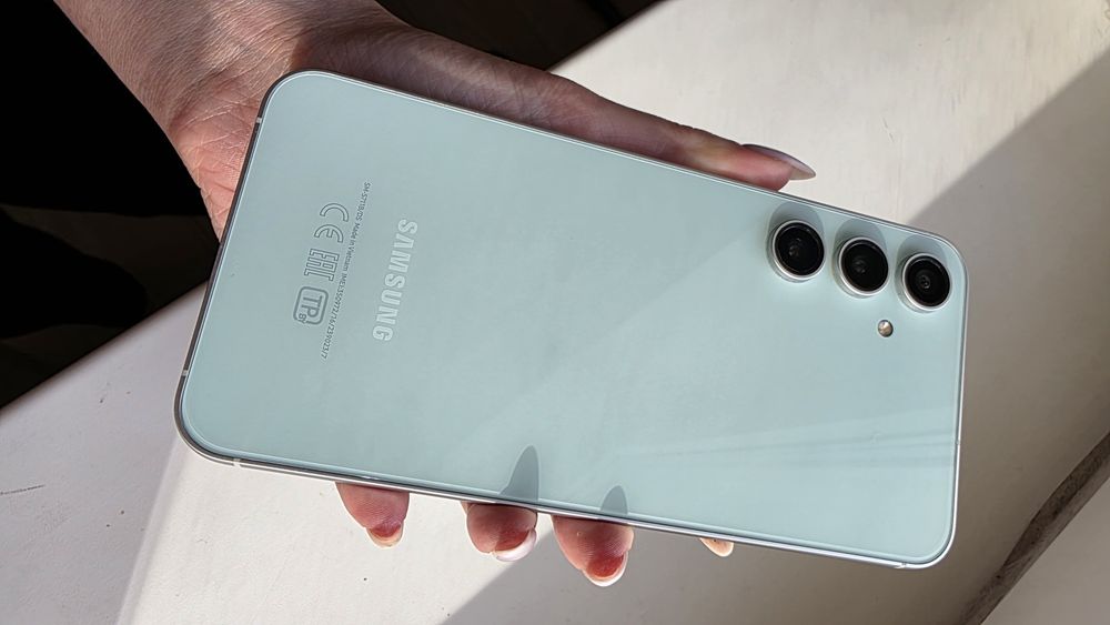Офіційний!Смартфон Samsung s23fe 8Гб/256Гб,  м'ятний колір, стан ідеа