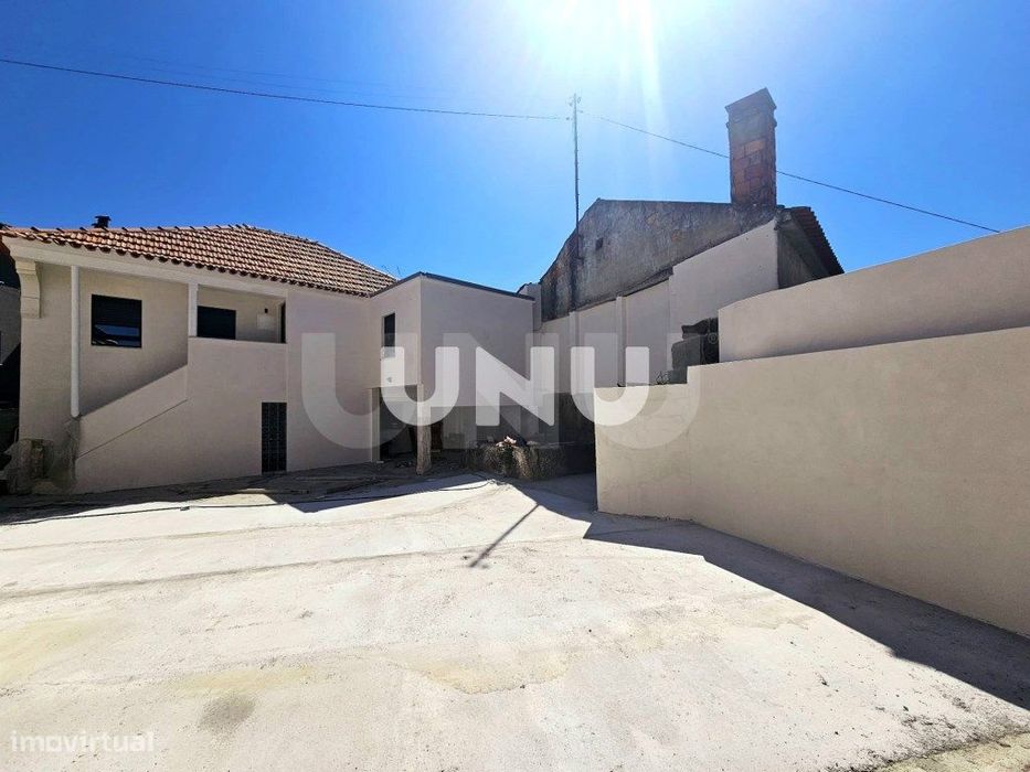 Moradia T3 - Totalmente Remodelada