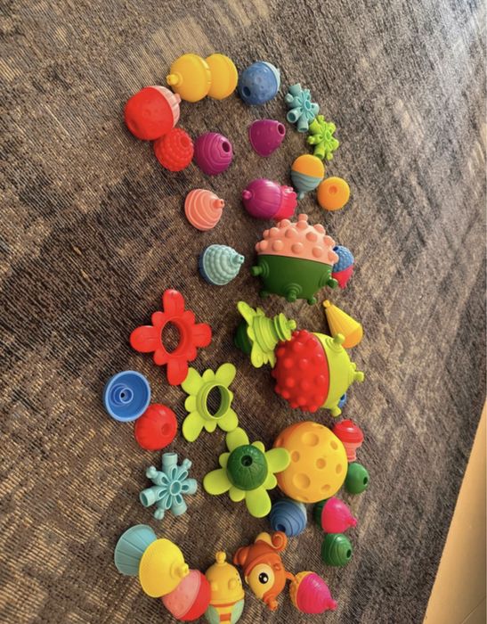 Brinquedos didacticos lalaboom