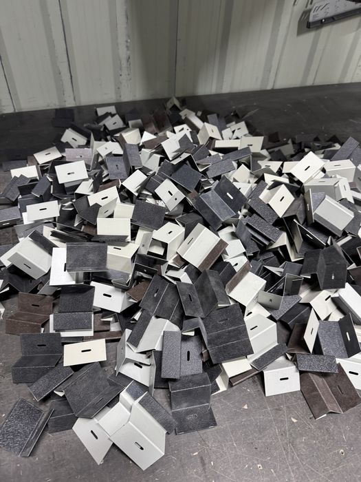 Клямер для фальцевої покрівлі