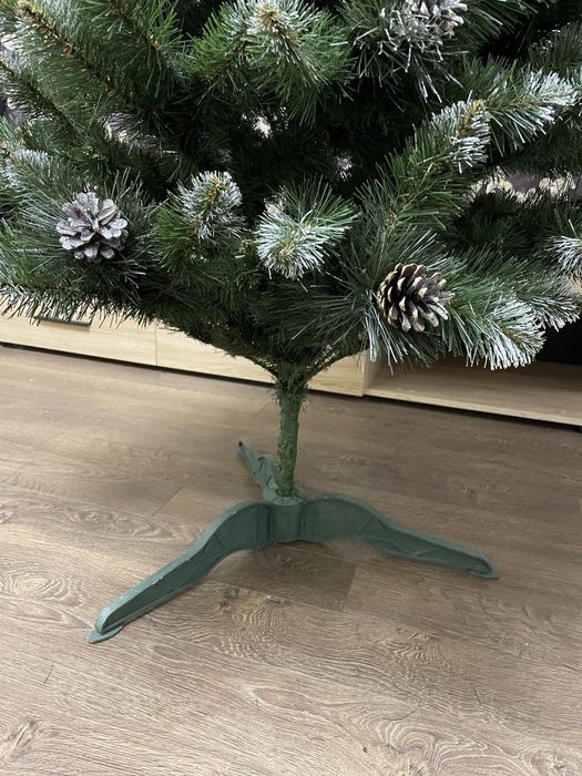 Новорічна ялинка з шишками 1.9 м