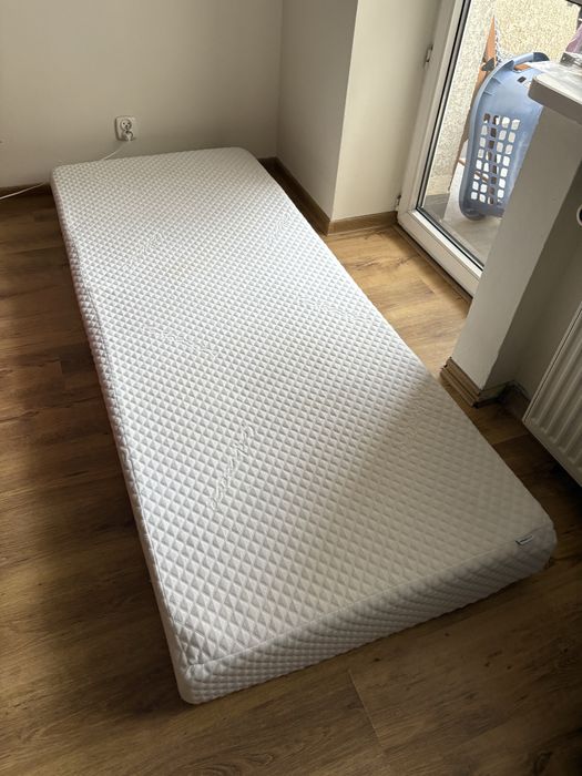 Twardy materac Dreamzone model SNERTA z Jysk