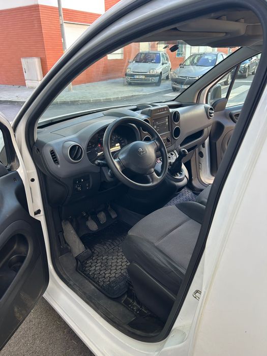 Peugeot partner 3 lugares 1.6 HDi ano 2017