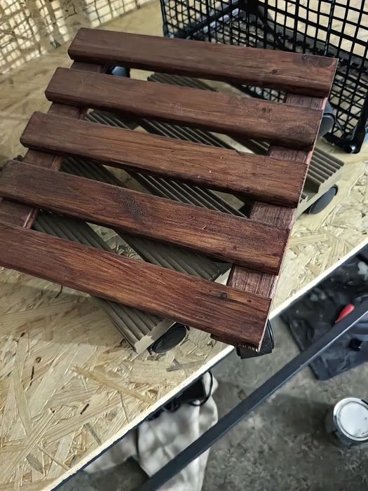 Podstawka na kwiat na kółkach