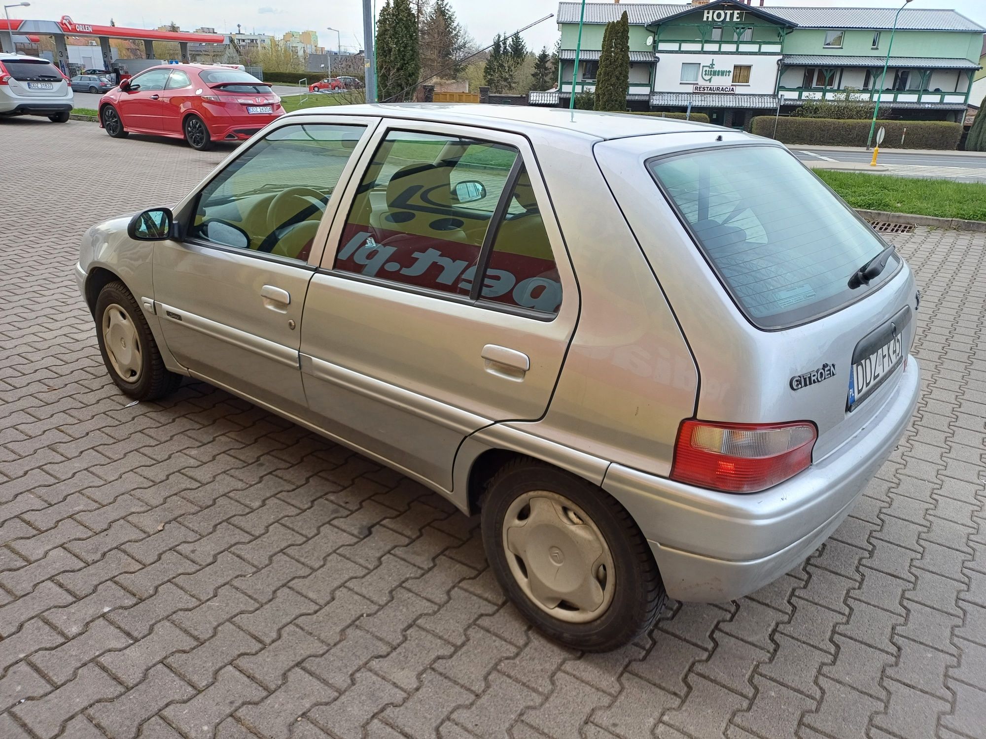 Bardzo ładny  Citroen saxo 1.4 benzyna 5 drzwi  długie opłaty 122 tyś