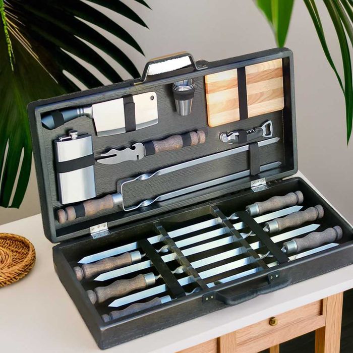 Набір для гриля: шампури та приладдя у кейсі з дерева на природу