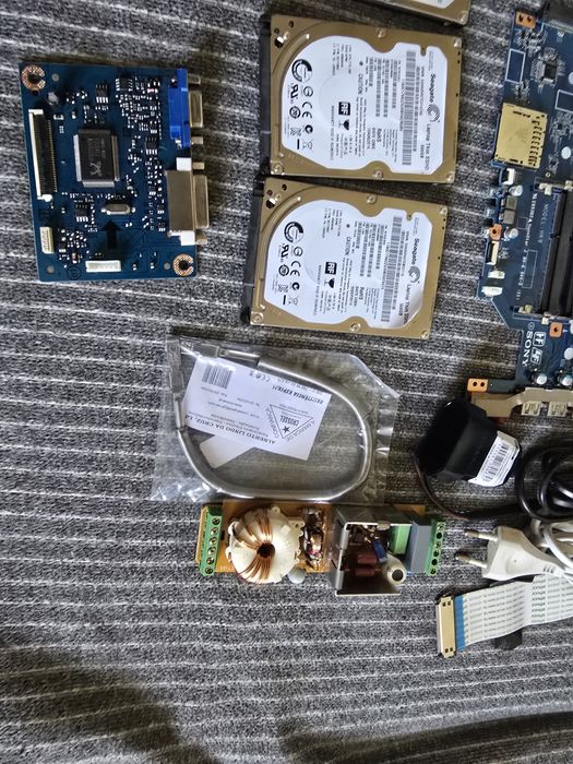 Componentes eletrônicos