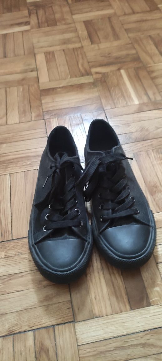 Czarne trampki niskie feewear